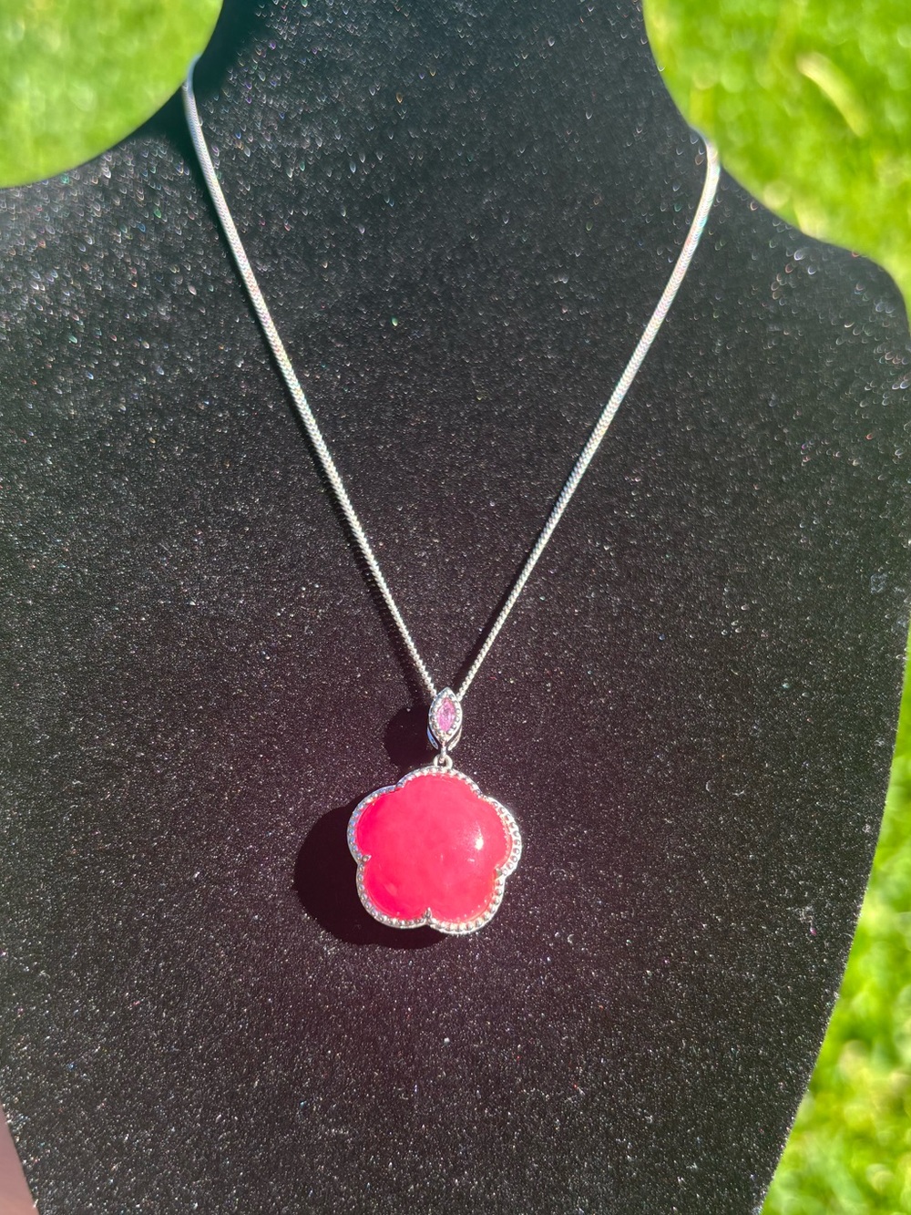 Pink jade necklace. - Picture 4 of 12